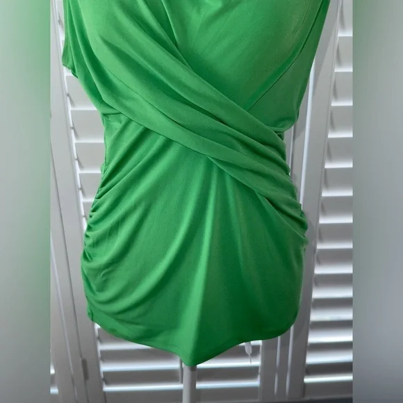 New York & Company Emerald Green Sleeveless Ruched Top Size Small - Picture 3 of 9